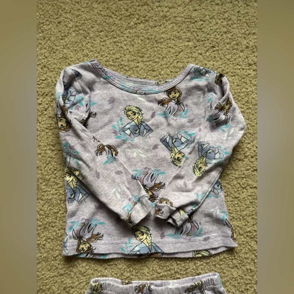 Frozen 2 Light Purple PJ Set- Size 2T - Picture 2 of 5